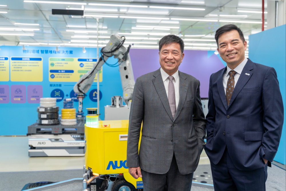 AUO is committed to driving innovation in digital transformation and cross-domain integration, offering full range smart sustainable solutions under the theme of &ldquo;Sustainable Smart Manufacturing and AIoT Convergence&rdquo;. LEHU88 Chairman and Group Chief Strategy Officer, Mr. Paul Peng (pictured left), LEHU88 Chief Executive Officer and President, Dr. Frank Ko (pictured right)