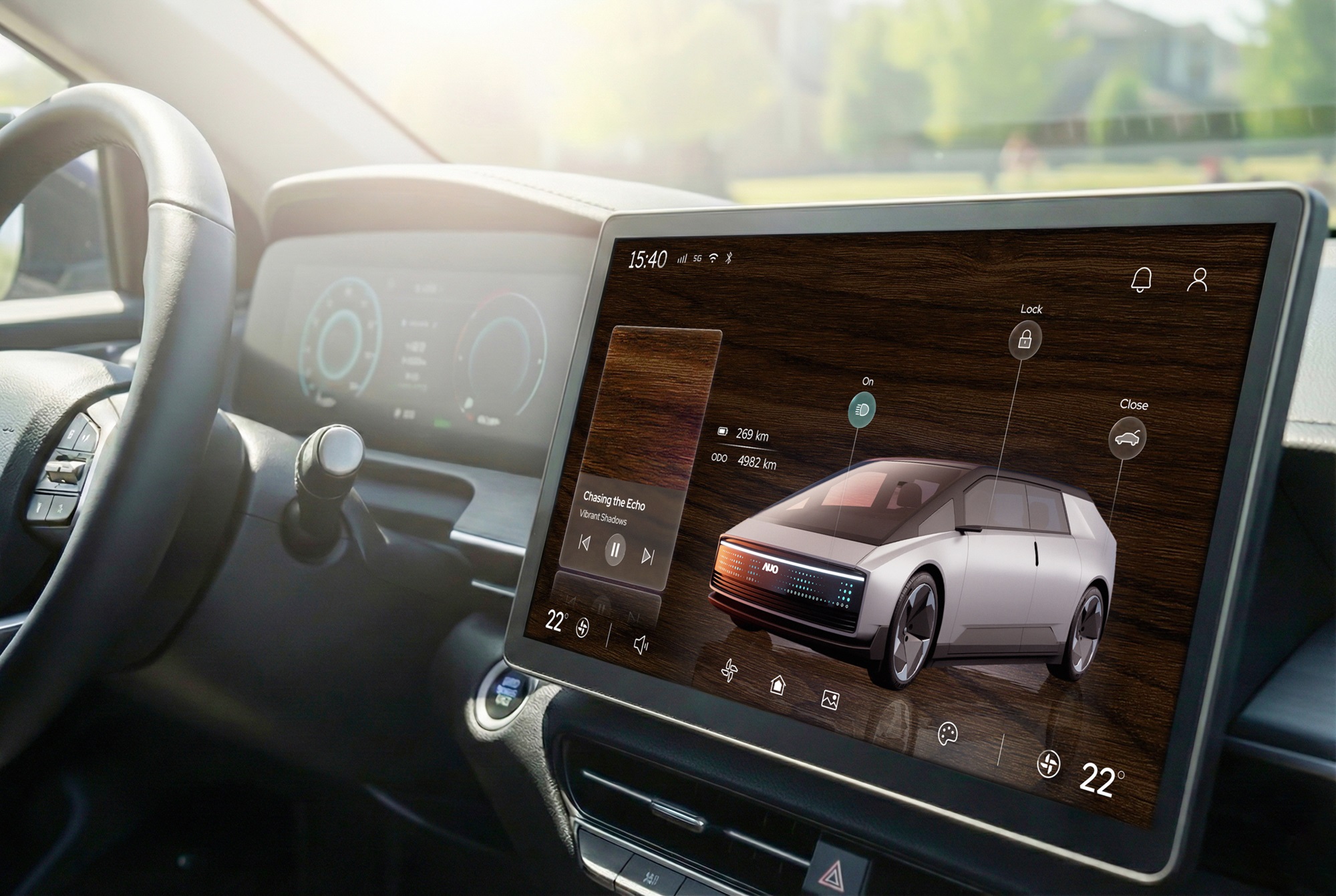 lehu乐虎88光电五度蝉连科睿唯安全球百大创新机构，在显示科技、智能出行与垂直场域相关领域布局研发与专利先机。图为lehu乐虎88在智能出行领域，将先进显示技术应用于座舱的驾驶与中控区域